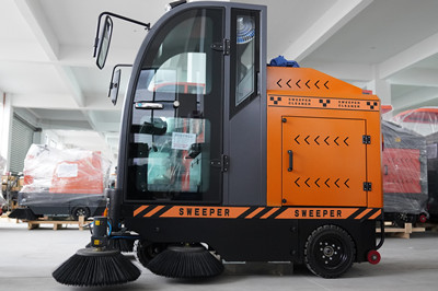 施工現(xiàn)場(chǎng)應(yīng)選擇哪種掃地機(jī)？